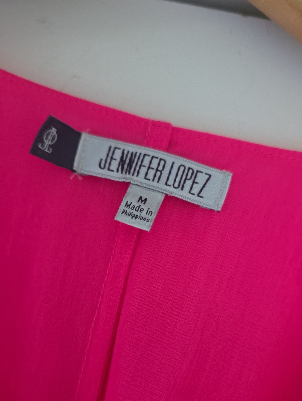 NWT....Jennifer Lopez Neon Pink Layered Chiffon V-Neck Tunic - Picture 2 of 10